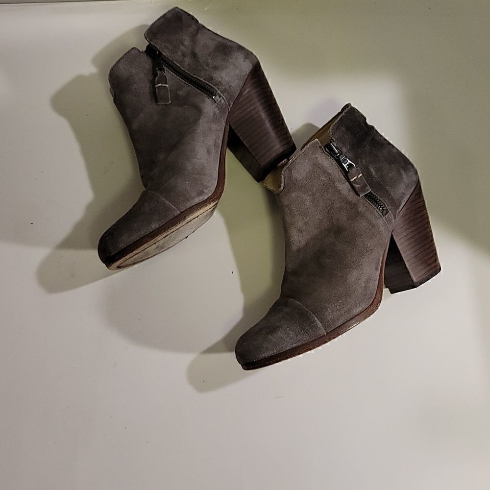 Rag & Bone Margot Suede Block Heel Booties.  SIZE38
